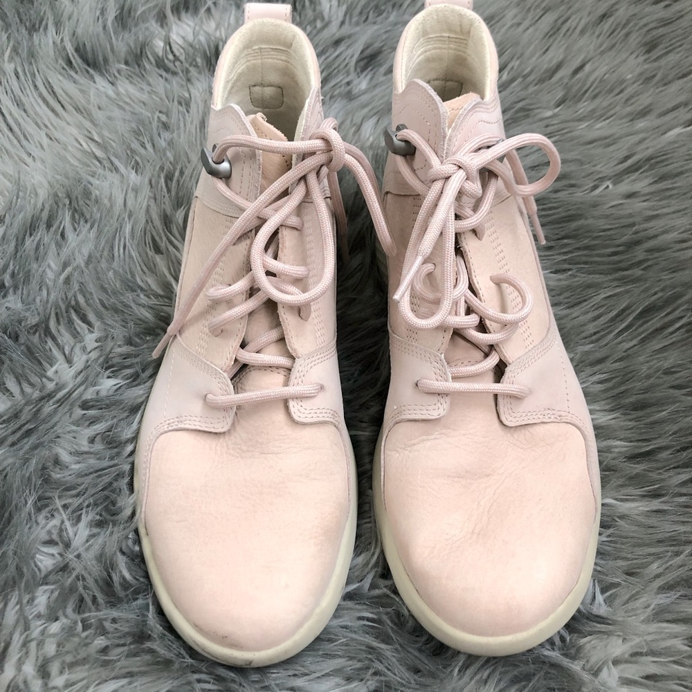 Timberlands Aerocore sneakers